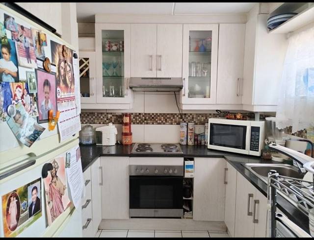 2 BEDROOM TOWNHOUSE FOR SALE IN MONDEOR